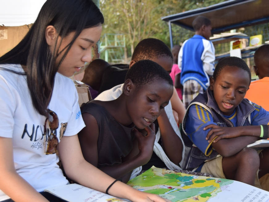 7 Revolutionary Nonprofits to Volunteer at if You Love Books